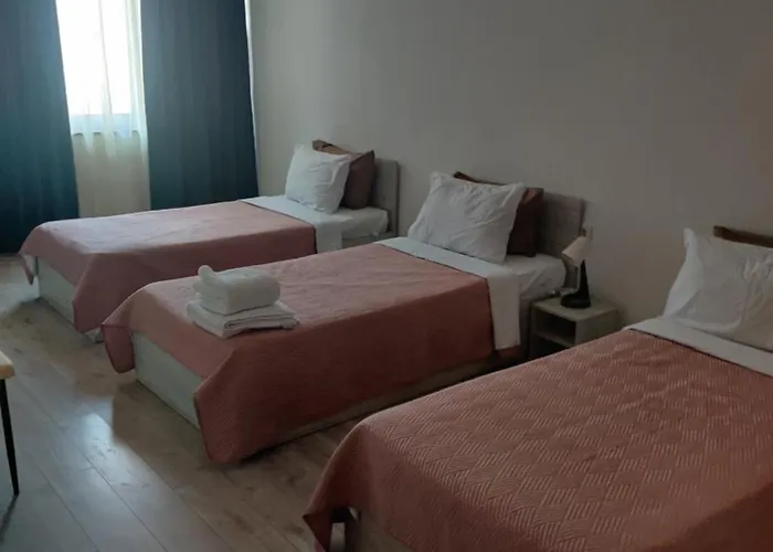 2 Zdrave アパート